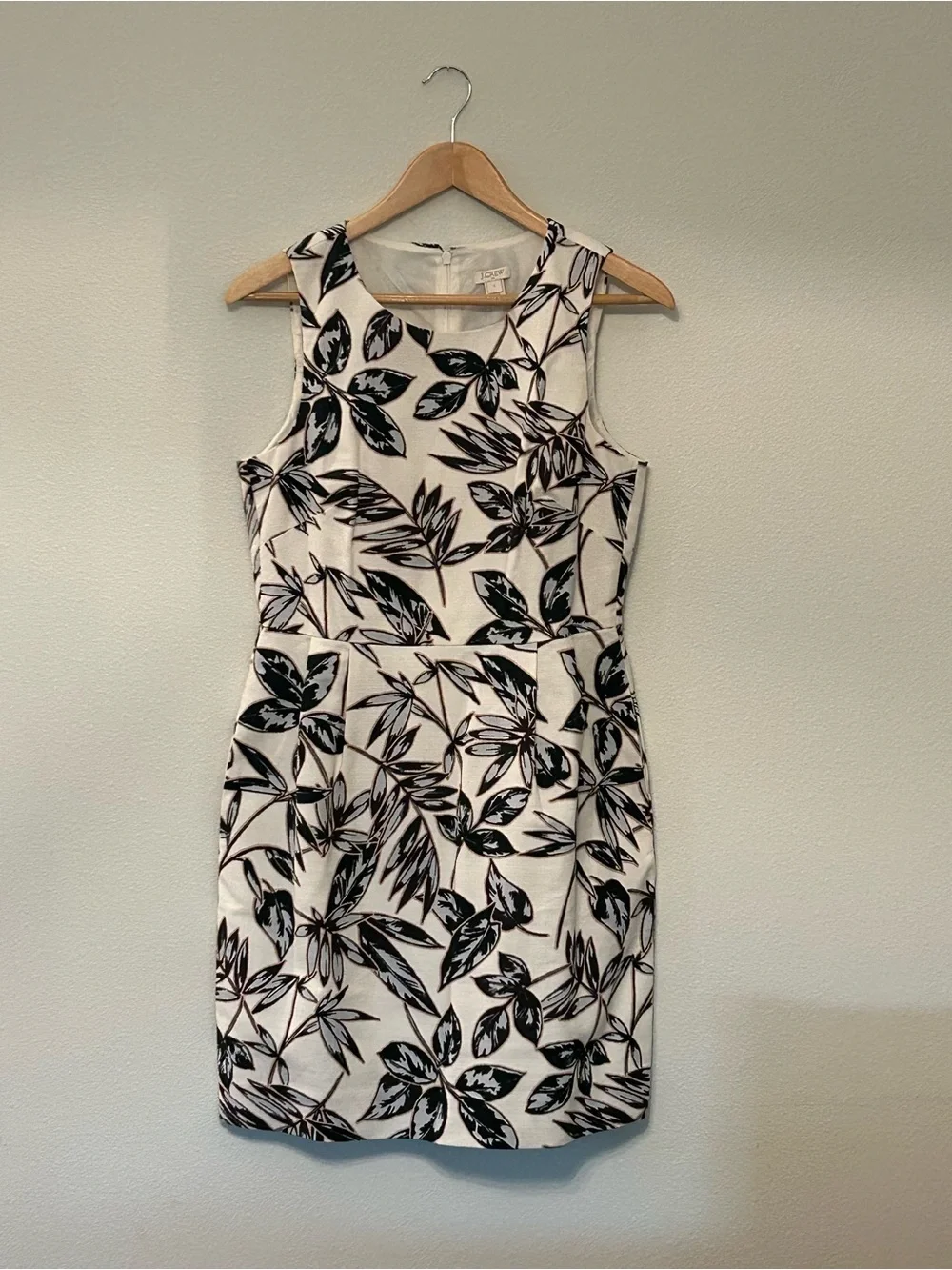 J Crew Sleeveless Black & Ivory Leaf Print Sheath Dress Size 6